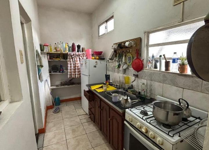 Casa en Venta con Departamento al Fondo