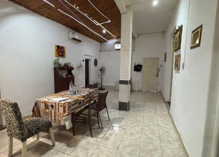 Casa en Venta con Departamento al Fondo