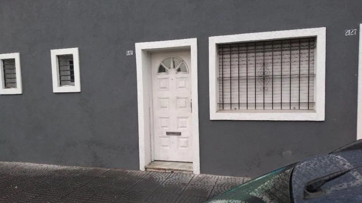 Ph de 2 ambientes al frente, entrada independiente. 3