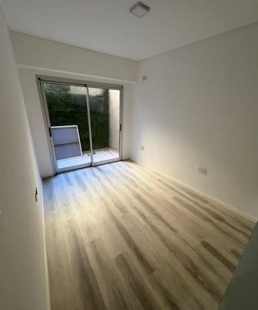 DEPARTAMENTO TIPO CASA 3 AMBIENTES CON DOS COCHERAS PRIVADAS 4