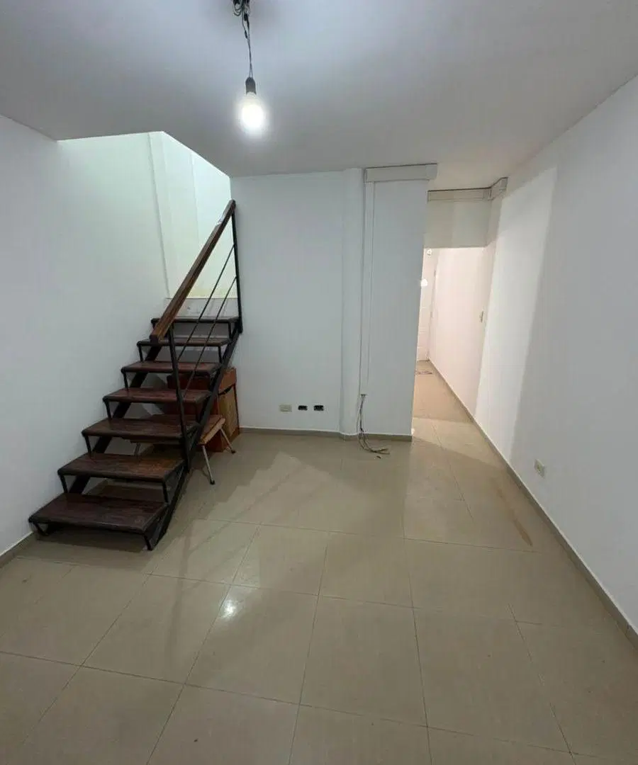 Excelente Duplex de 3 Amb con cochera. 2