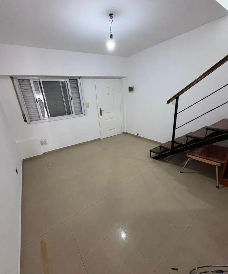 Excelente Duplex de 3 Amb con cochera. 1