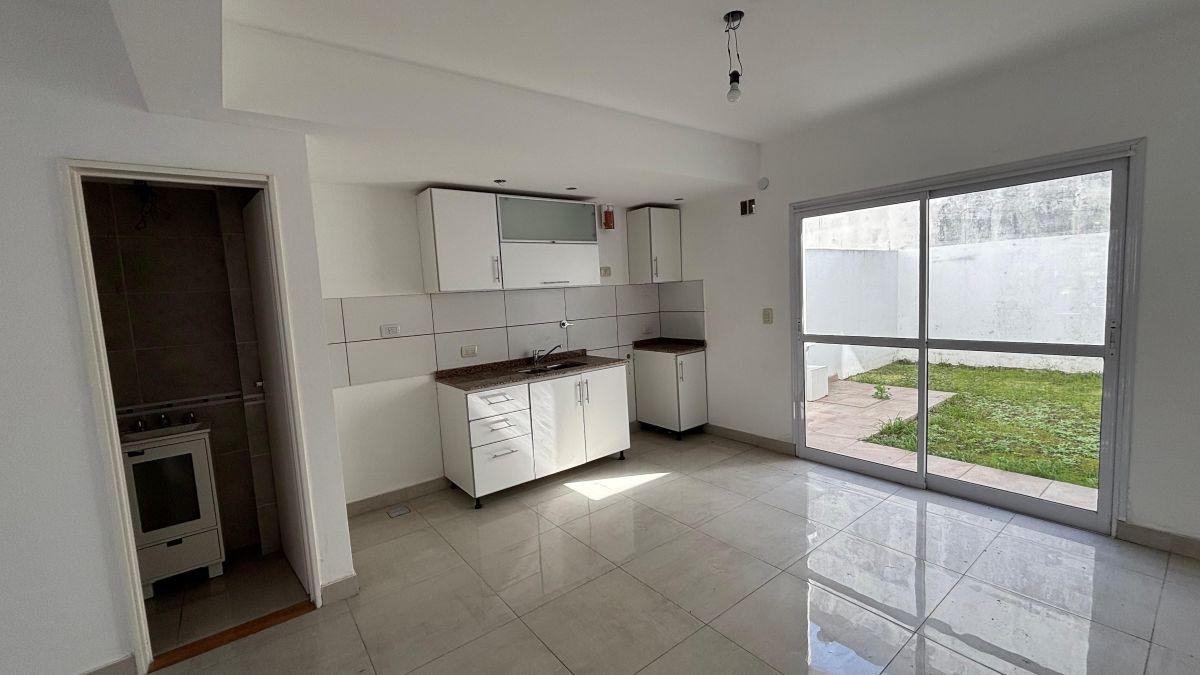 Foto de DÚPLEX A ESTRENAR DE 3 AMBIENTES CON GUARDACOCHE – APTO CRÉDITO, imagen 3