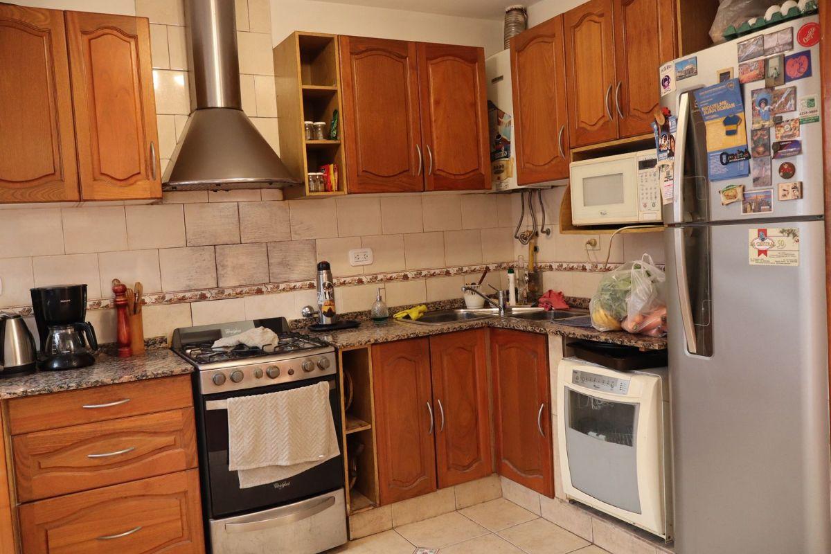Foto de GRAN CASA 5 AMBIENTES SOBRE AV. GALICIA, imagen 1