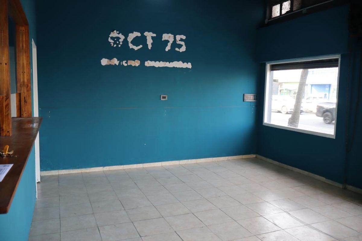Foto de LOCAL COMERCIAL DE 120 M² SOBRE YRIGOYEN, imagen 4
