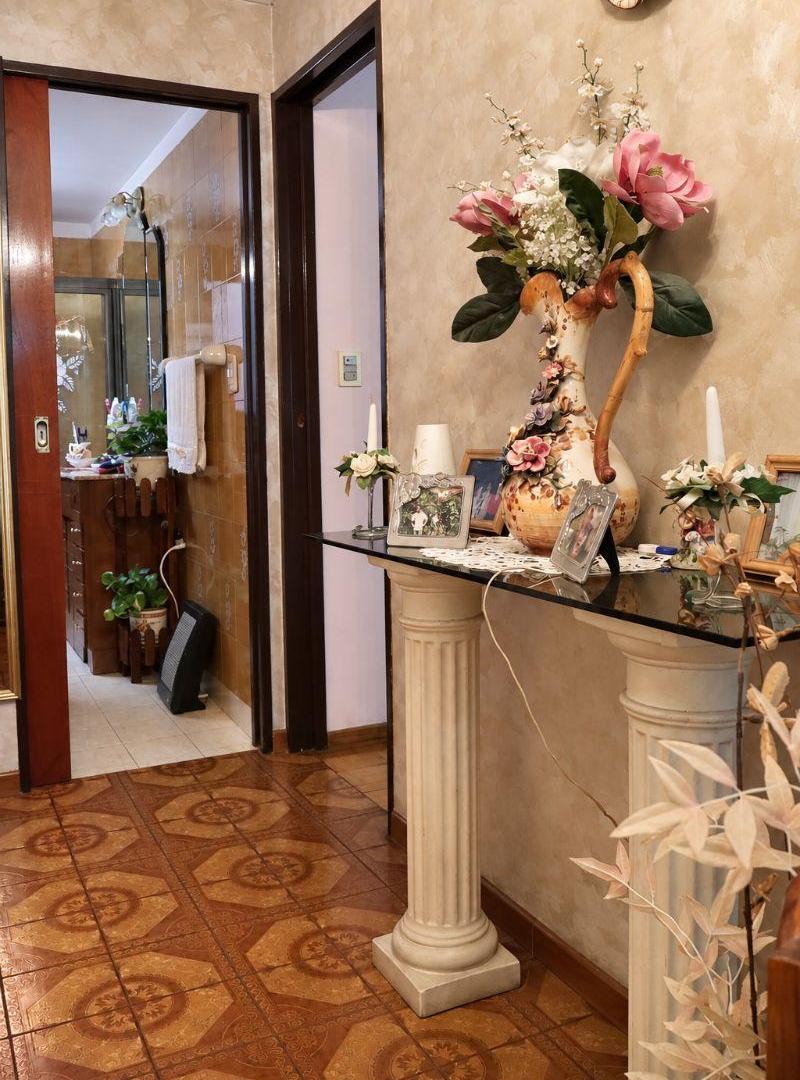 Foto de CHALET DE 4 AMBIENTES CON PATIO, QUINCHO Y COCHERA - PIÑEYRO, AVELLANEDA, imagen 4