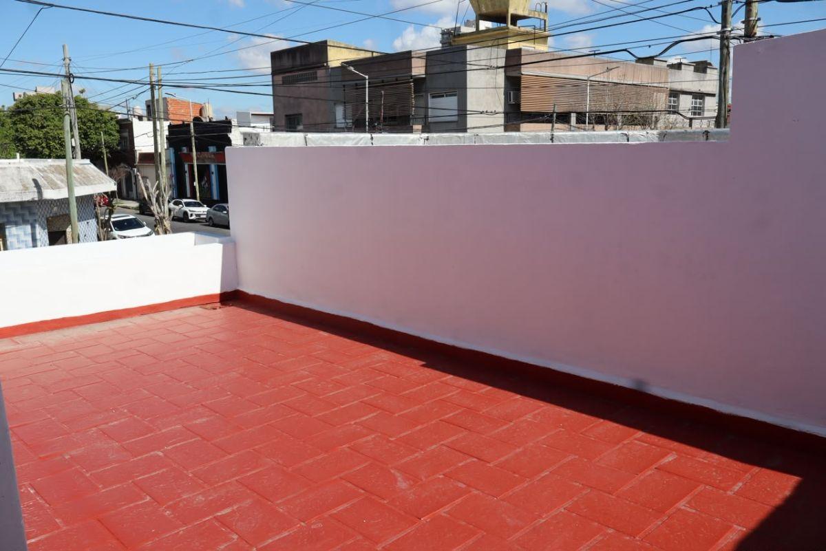 Foto de CASA REFACCIONADA A NUEVA EN PIÑEYRO, imagen 4