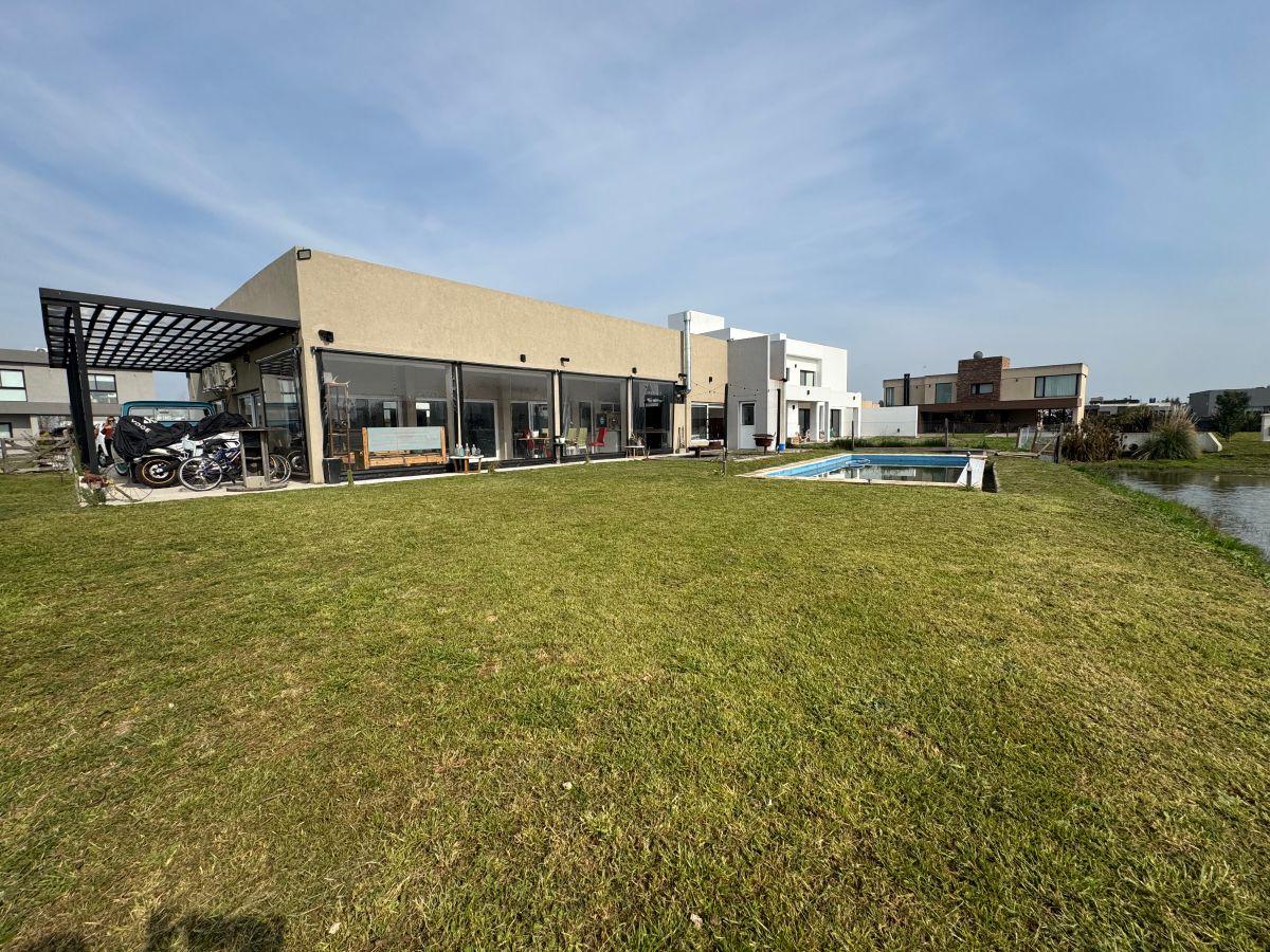 Foto de Casa a la laguna 4 dormitorios en Barrio La Alameda, imagen 4