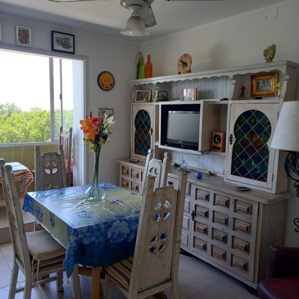 Foto de VENDE - EXCELENTE DEPARTAMENTO 3 AMBIENTES - APTO CREDITO - NUEVAS, imagen 2