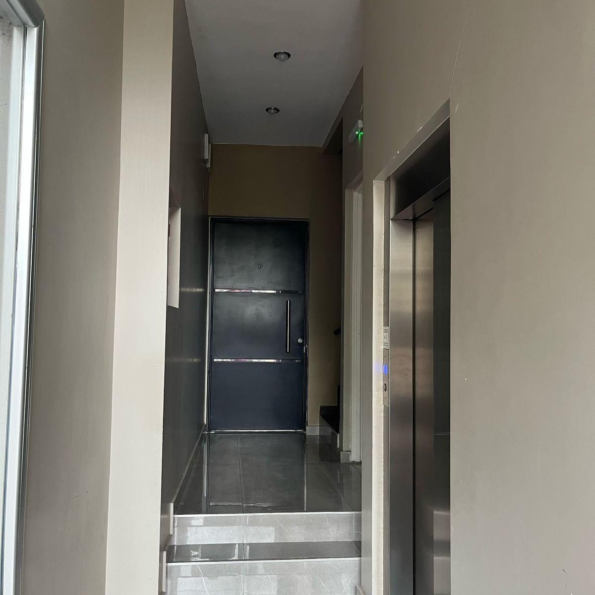 Foto de VENDE-EXCELENTE DEPTO 2 AMBIENTES CON MUY BUENA UBICACION- APTO CREDITO, imagen 3