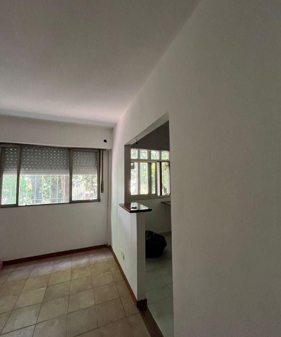 Foto de VENDE- DEPARTAMENTO 3 AMBIENTES – EXCELENTE UBICACION- APTO CREDITO, imagen 2