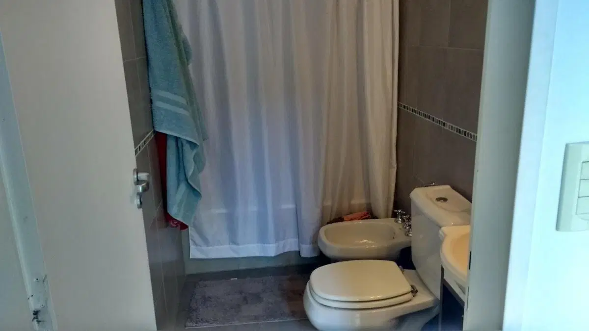 ALQUILA- Excelente Departamento en Lomas de Zamora Centro 2