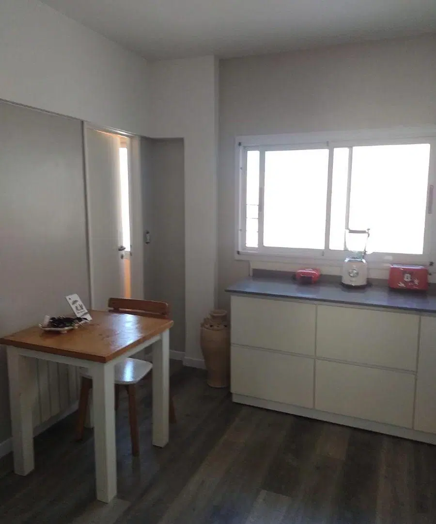 VENDE - AMPLIO DEPTO 3 AMBIENTES - IMPECABLE Y EXCELENTE UBICACION 4