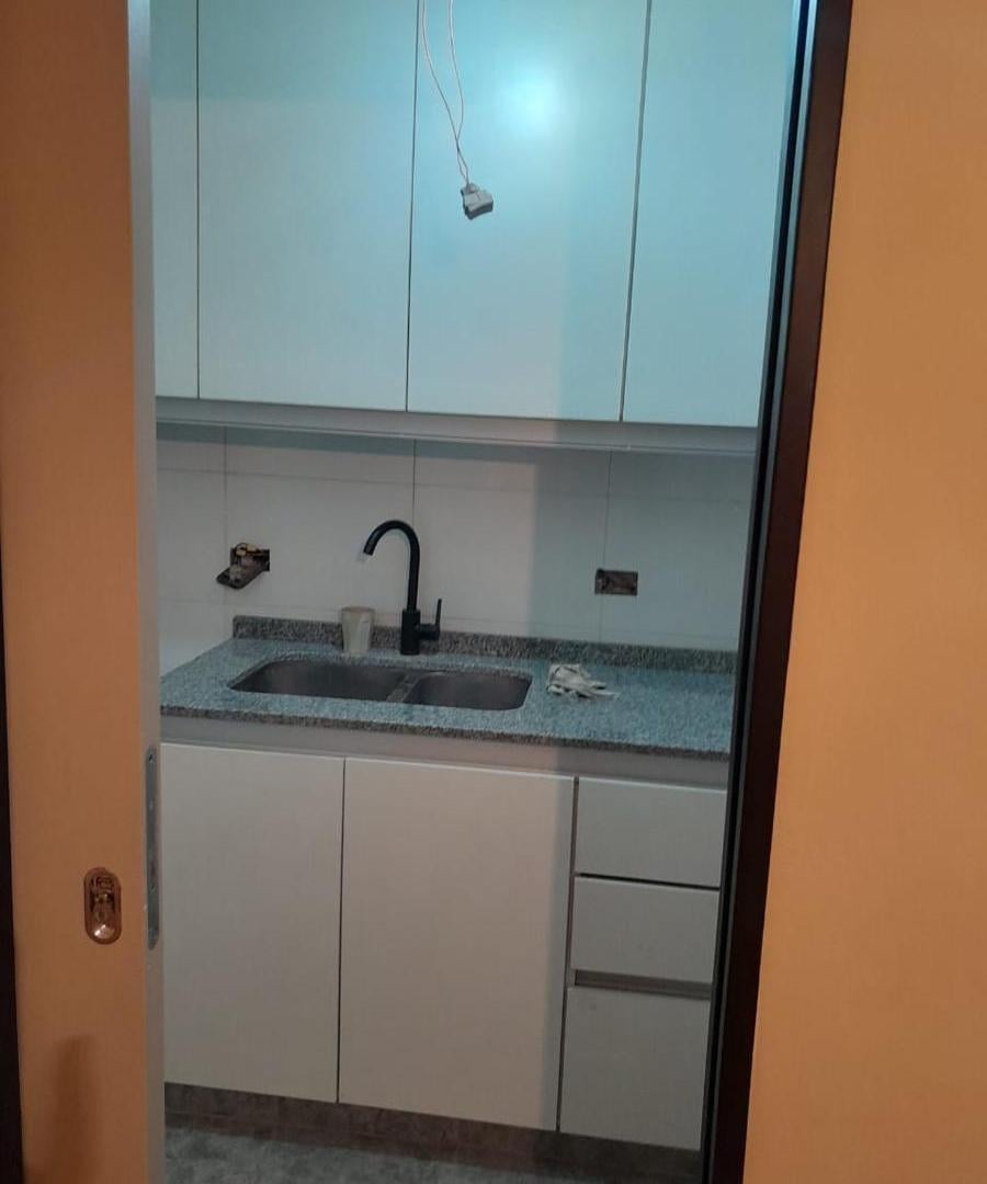 Foto de ALQUILER DEPARTAMENTO 4 AMBIENTES - EXCELENTE UBICACION, imagen 2