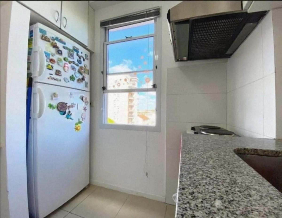 Excelente 2 Amb. 45 m2 , Muy Luminoso con Cochera y Baulera, Pleno Centro.