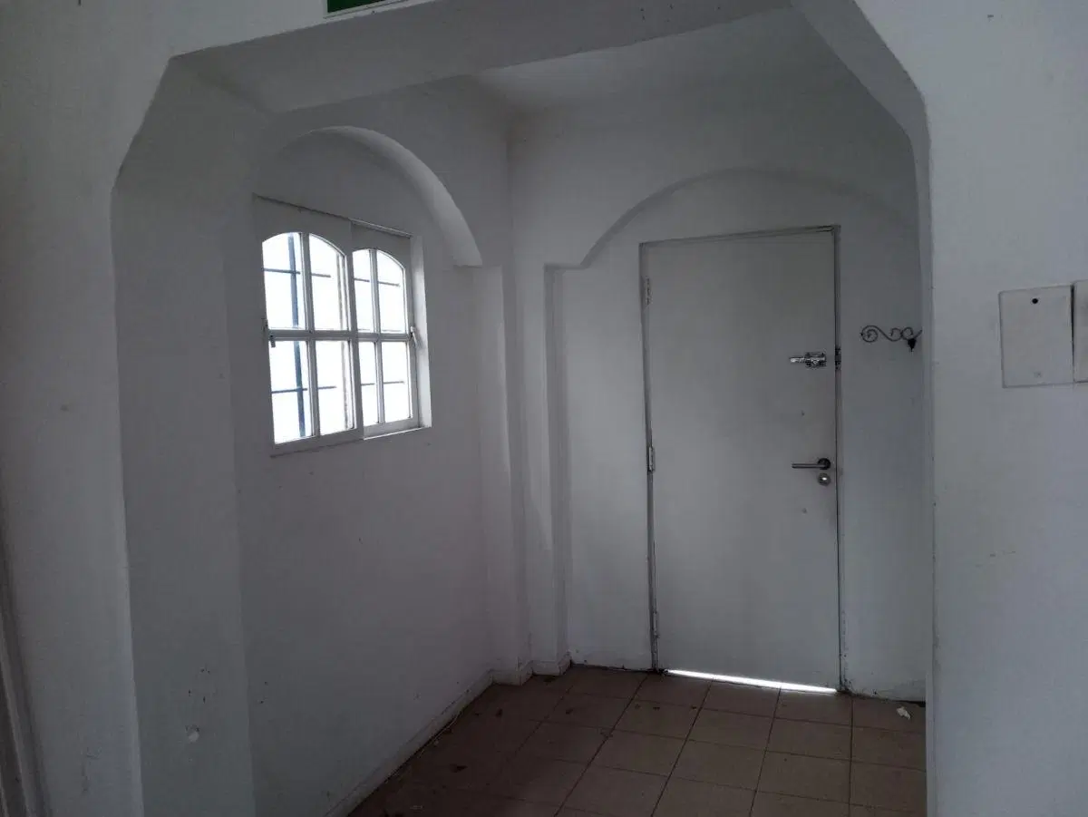 Casa para uso comercial exclusivamente, próximo Avda.Maipú 1