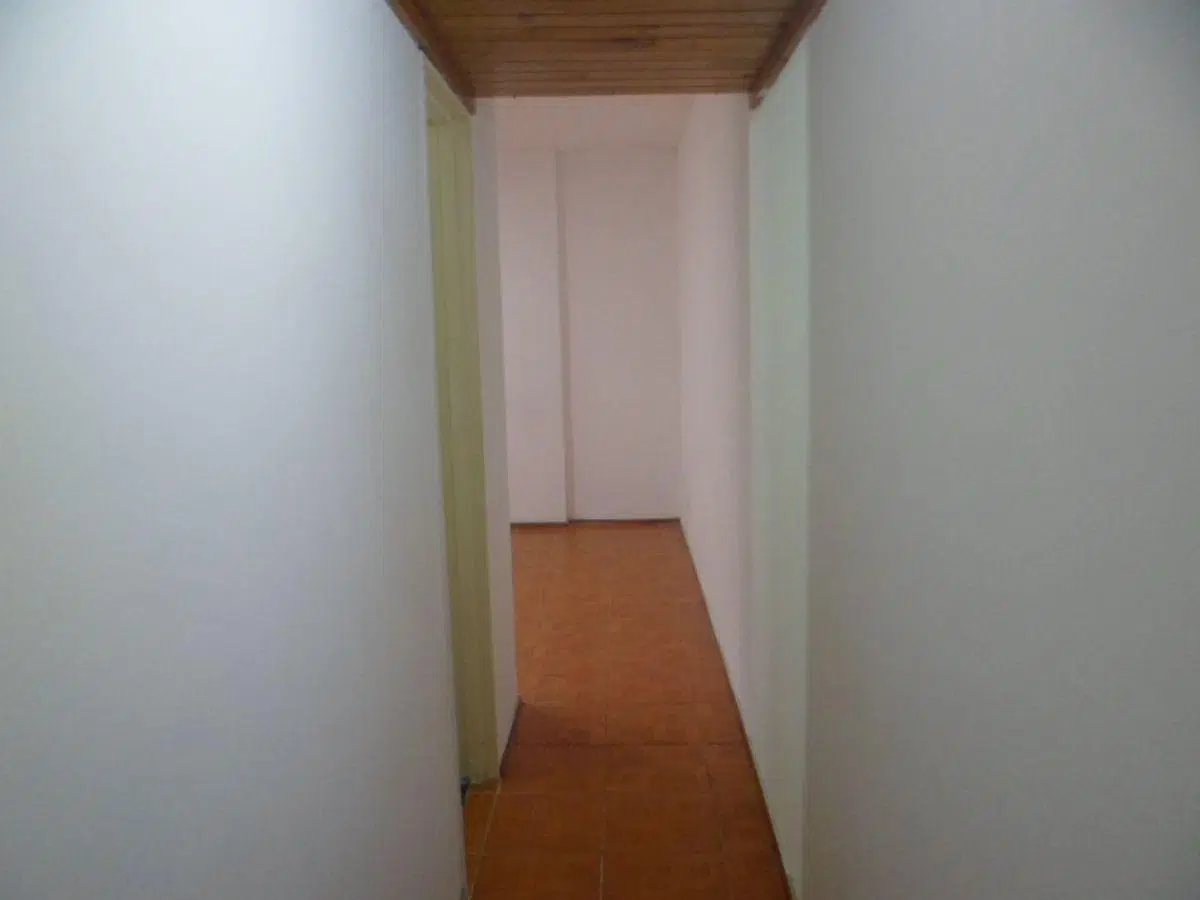 Monoambiente en Planta Baja, sin expensas, a 1 cuadra Avda.Maipú. 4