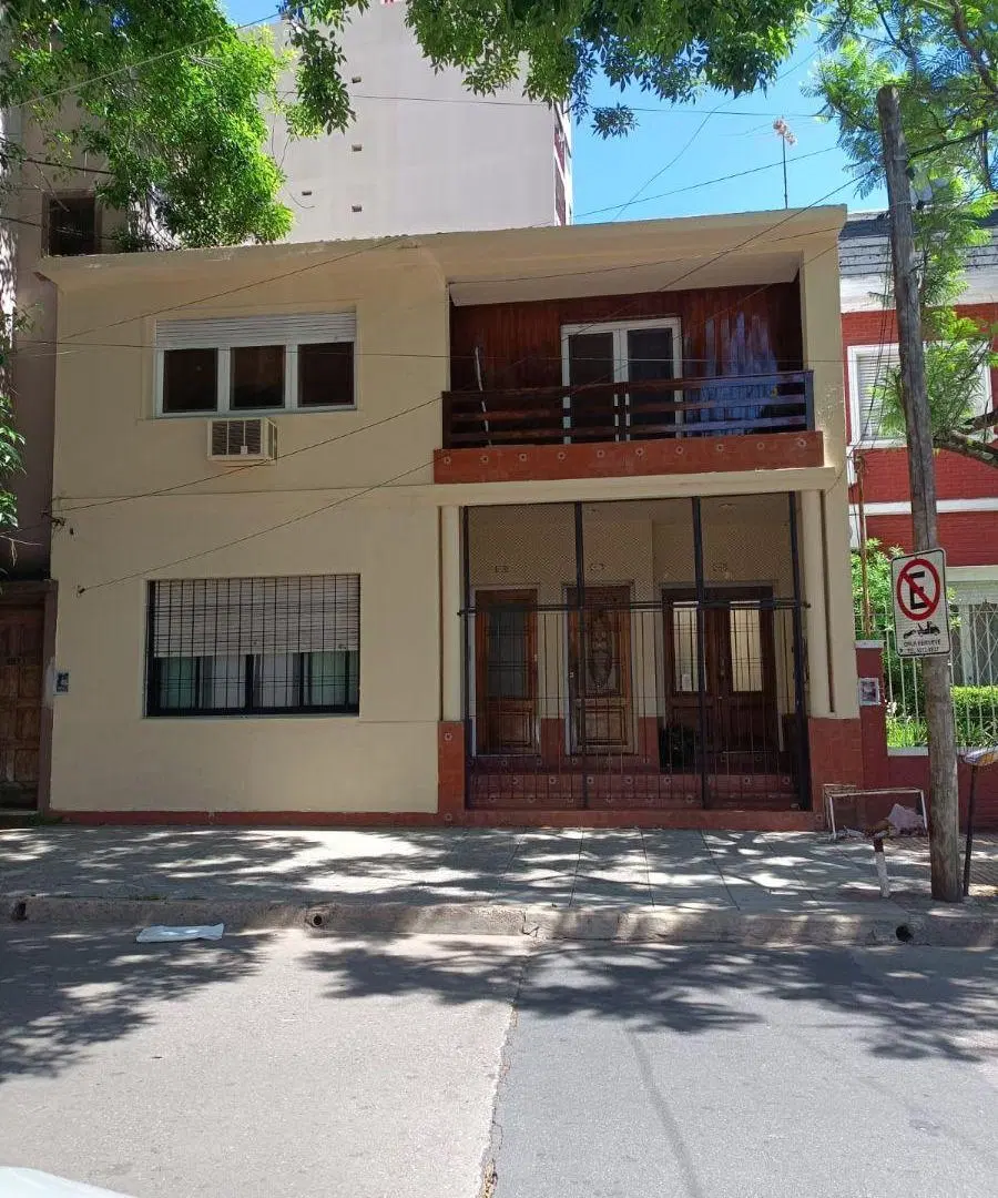 LLuminoso PH Planta Alta, Primer piso por escalera. Impecable estado 2