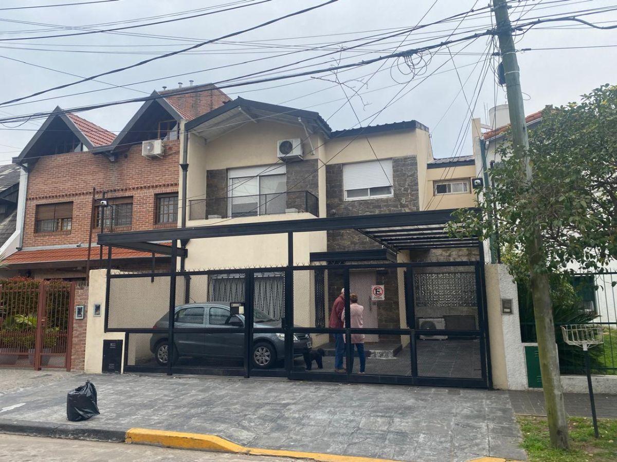 Foto de Impecable y cómodo chalet de 5 ambientes, pisos parquet, Seguridad, imagen 1