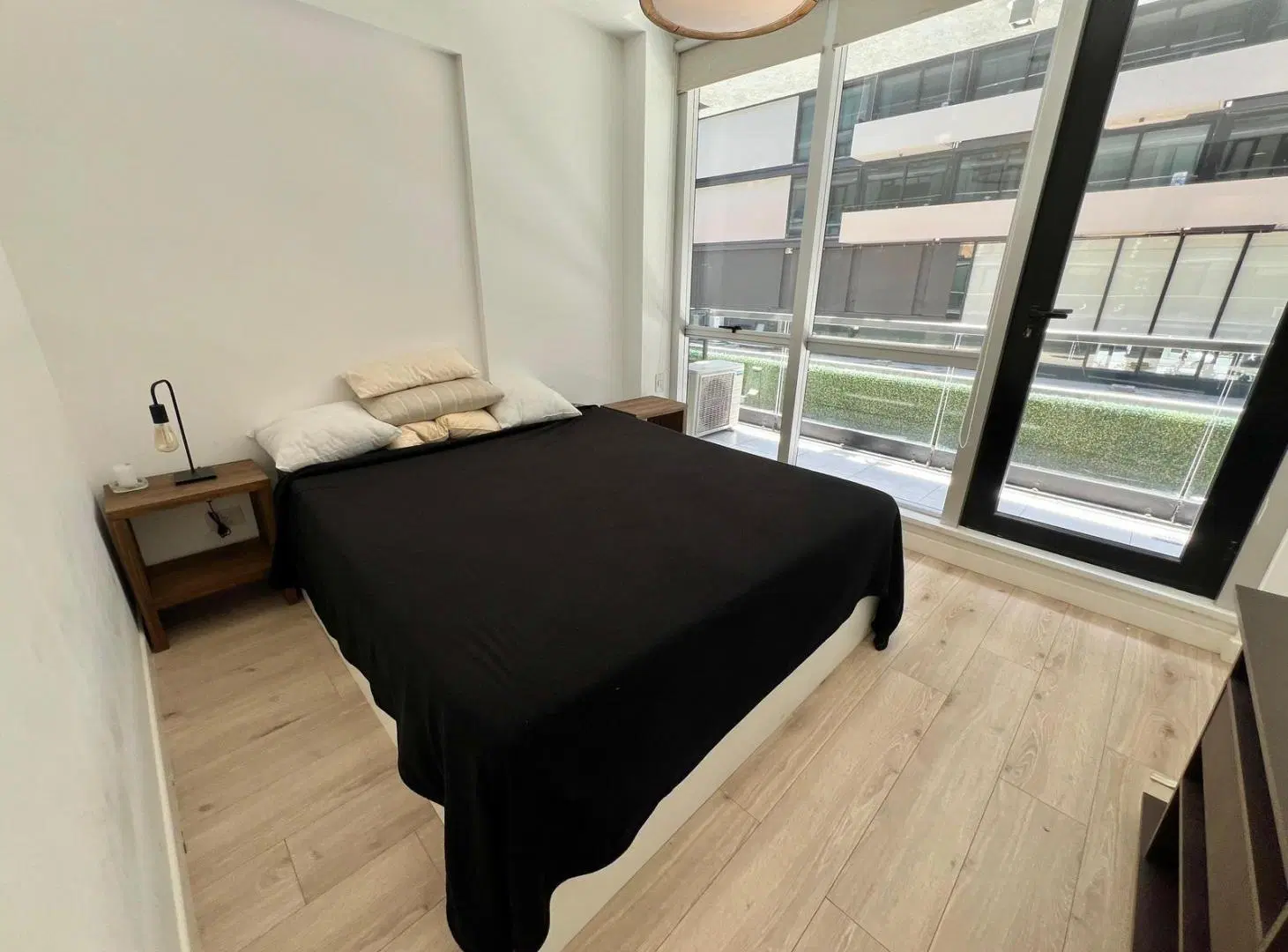 Hermoso departamento Amoblado con Cochera en Puerto Madero. 2
