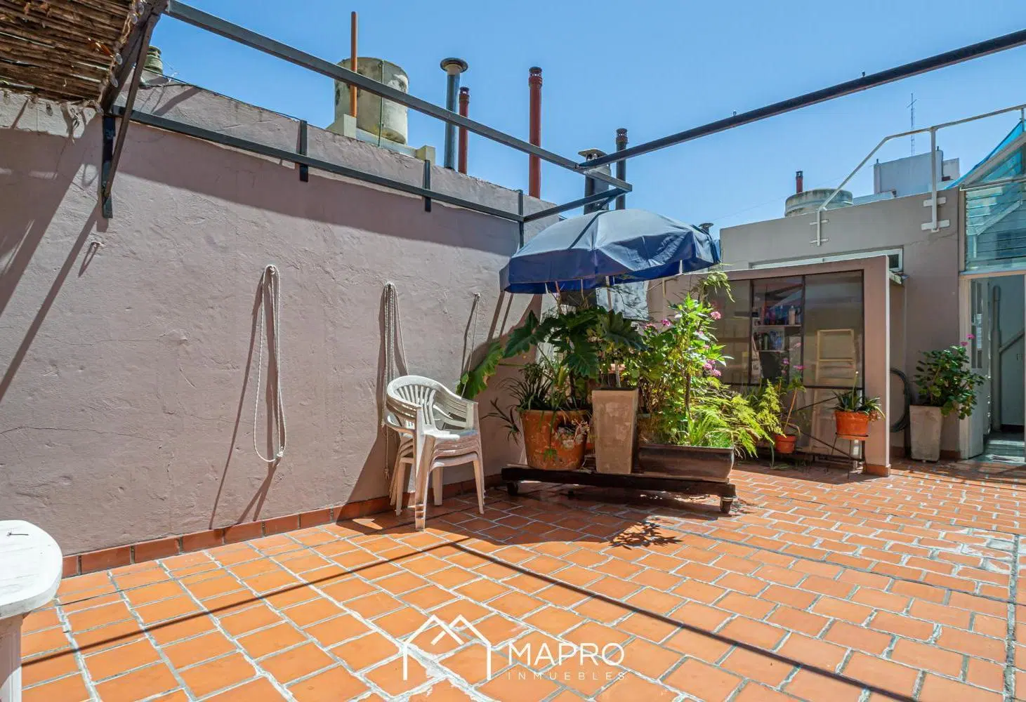 Espectacular casa con lote propio, terraza y patio luz todo el dia 4