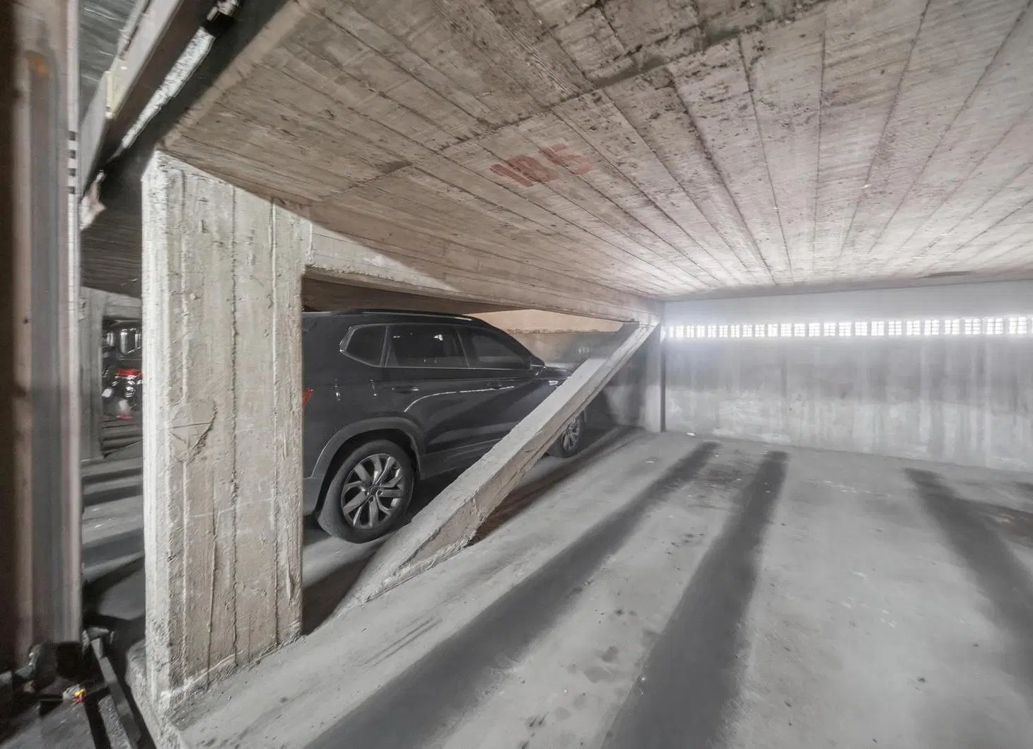 Cochera cubierta en venta Recoleta Con VALET parking 5