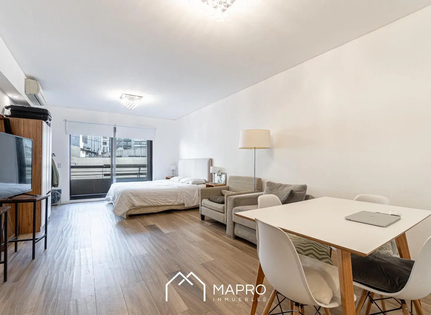Amplio y luminoso monoambiente con amenities en Quartier Basavilbaso 1