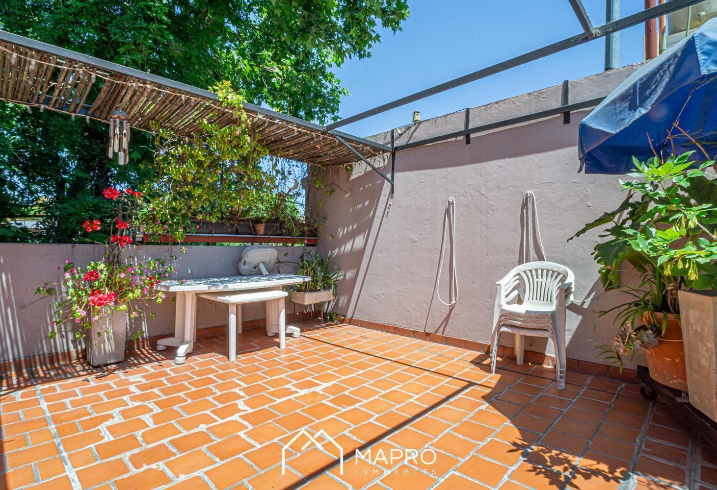 Espectacular casa con lote propio, terraza y patio luz todo el dia