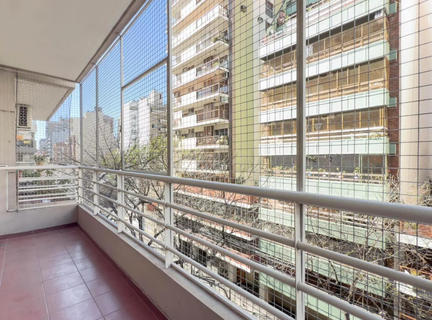 Departamento 3 ambientes Con BALCON. PILETA. JARDIN. 2