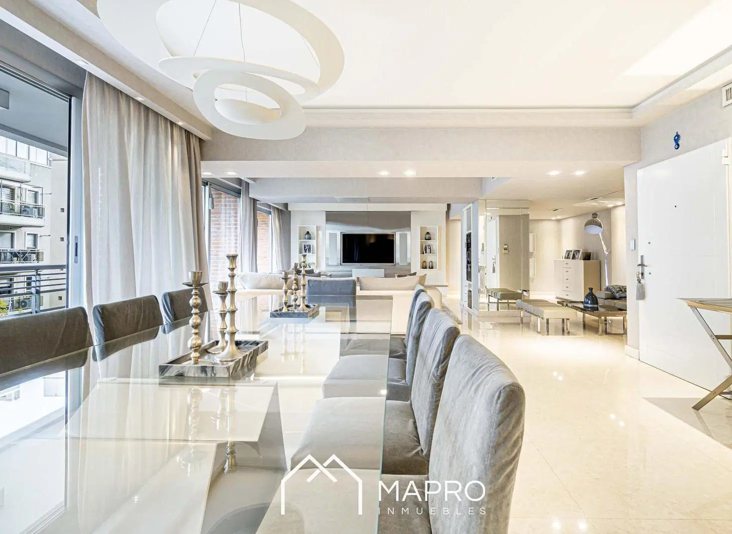 Increible piso de categoria con dos cocheras y amenities en Caballito 3