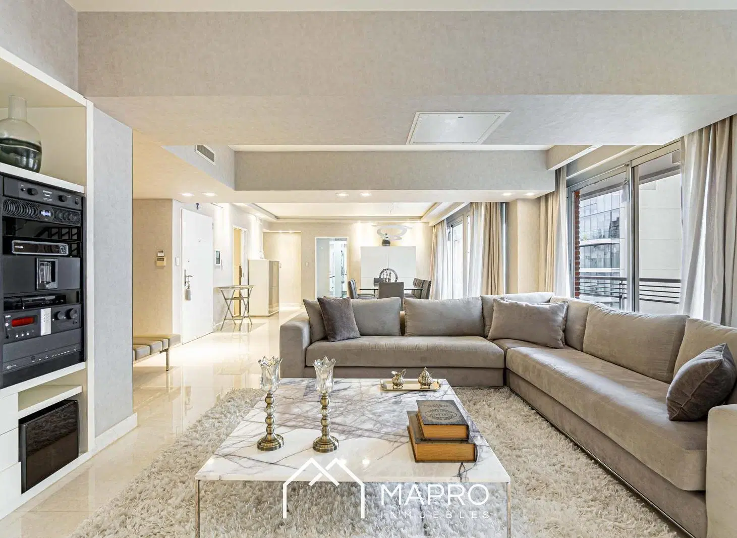 Increible piso de categoria con dos cocheras y amenities en Caballito 1