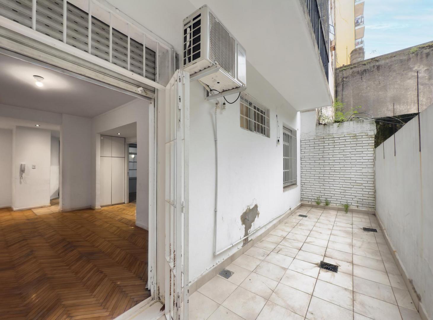 Foto de Departamento de 128 m2 con 4 ambientes con 2 patios en Planta baja, imagen 3