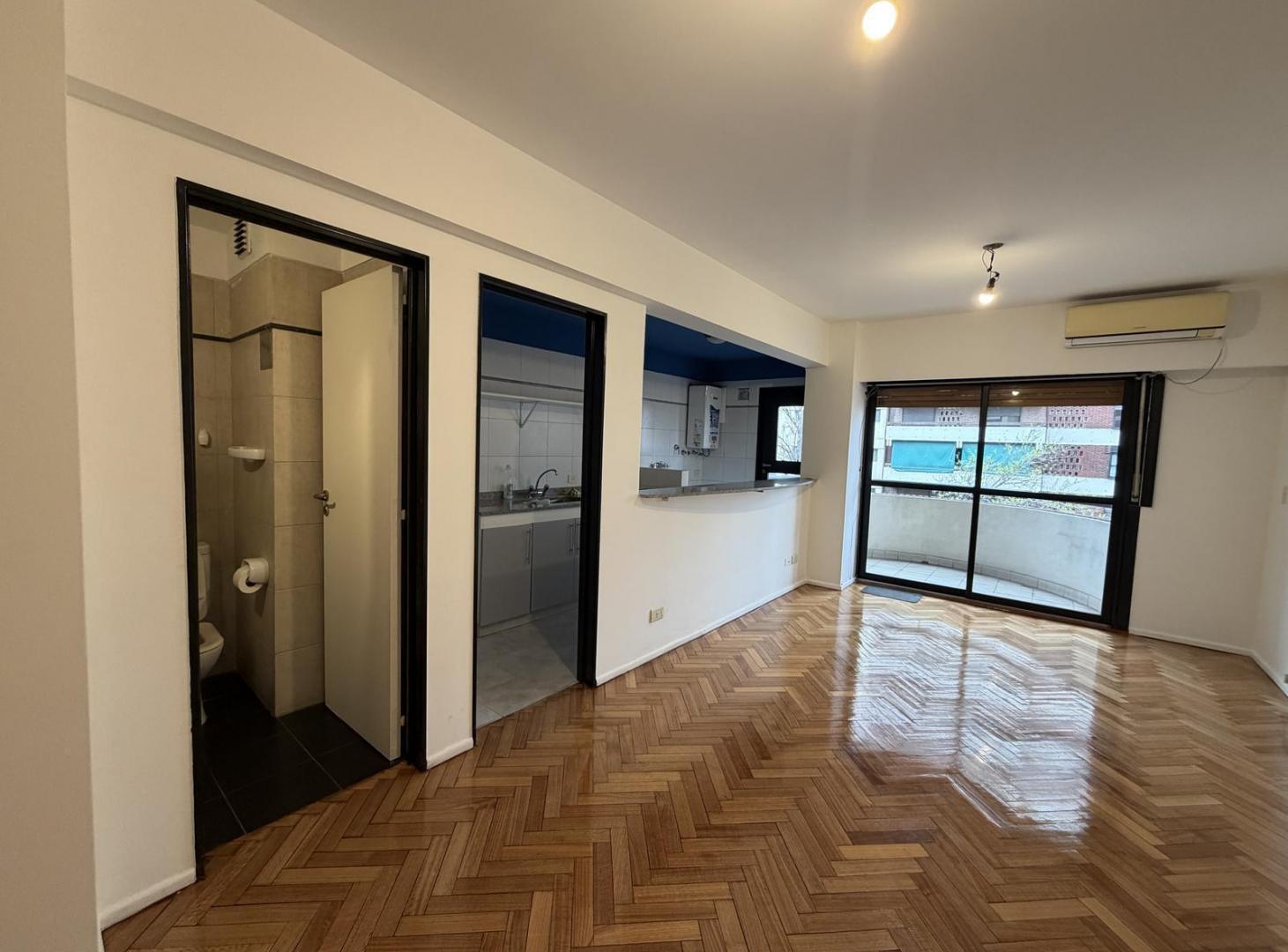 Foto de Departamento con gran vista, seguridad, balcón y jardín de uso común en, imagen 2
