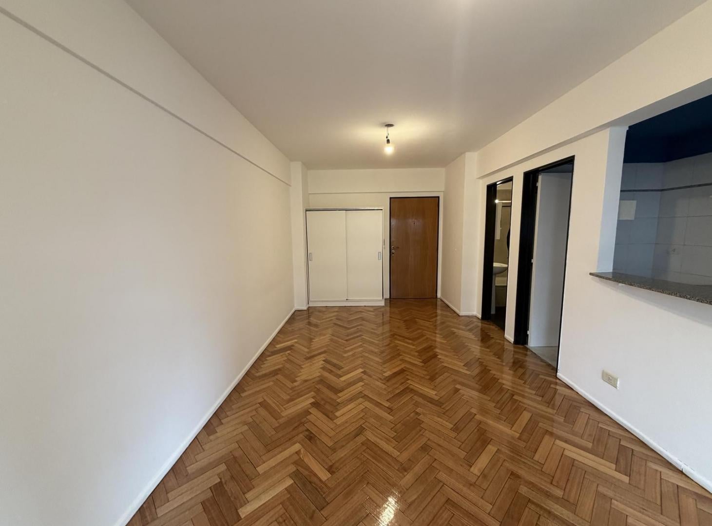 Foto de Departamento con gran vista, seguridad, balcón y jardín de uso común en, imagen 4