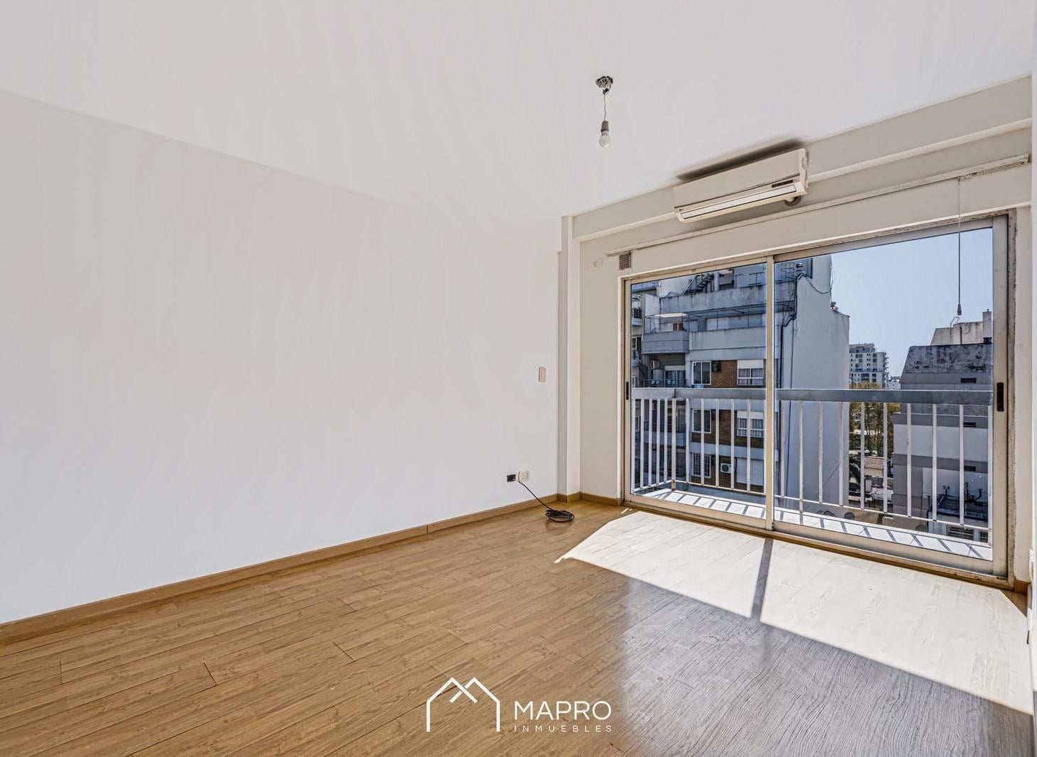Foto de Luminoso 2 ambientes en piso alto en venta - Floresta, imagen 4