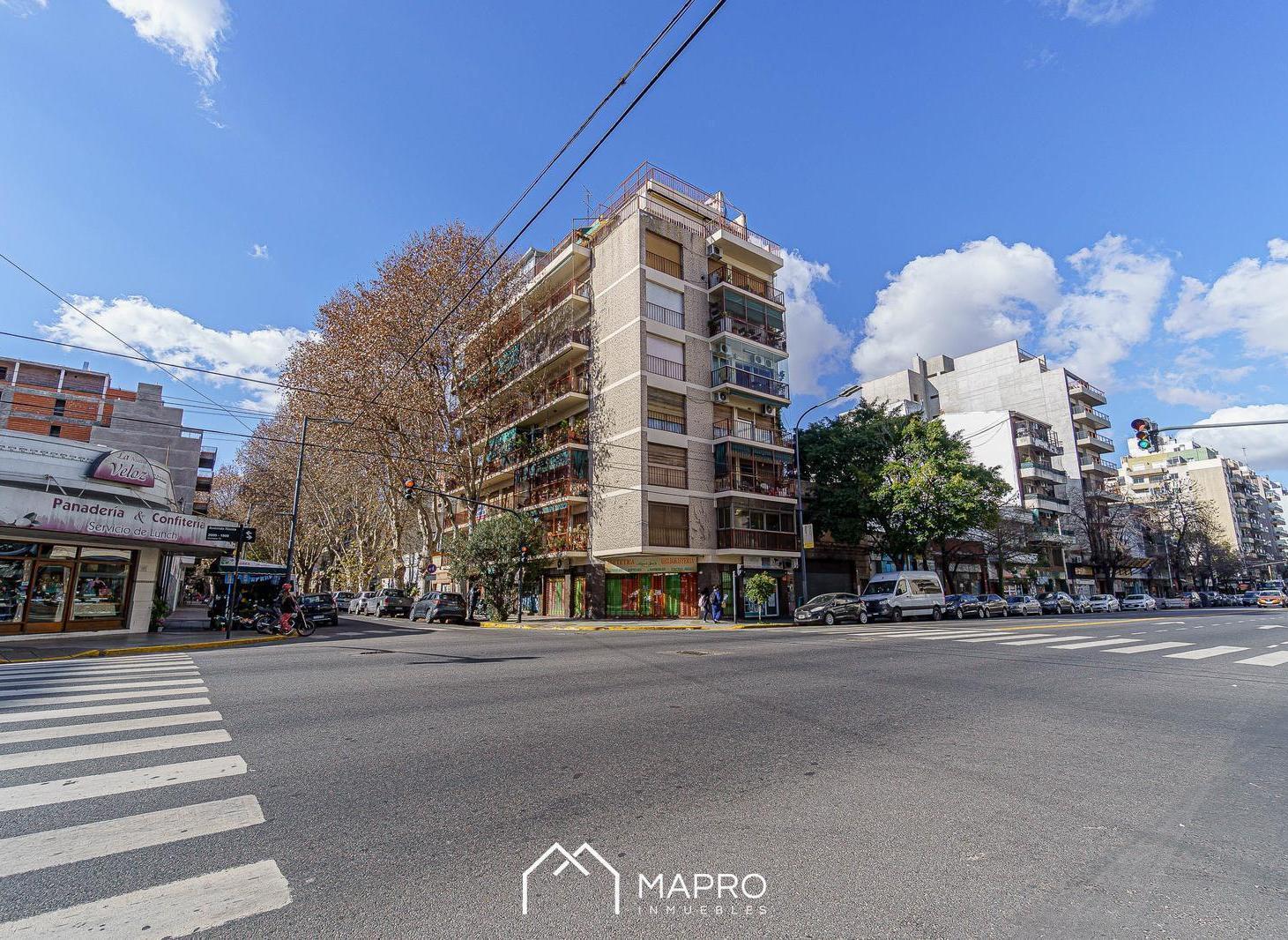 Foto de Departamento 3 ambientes, Edificio en esquina. Balcón Terraza, imagen 1