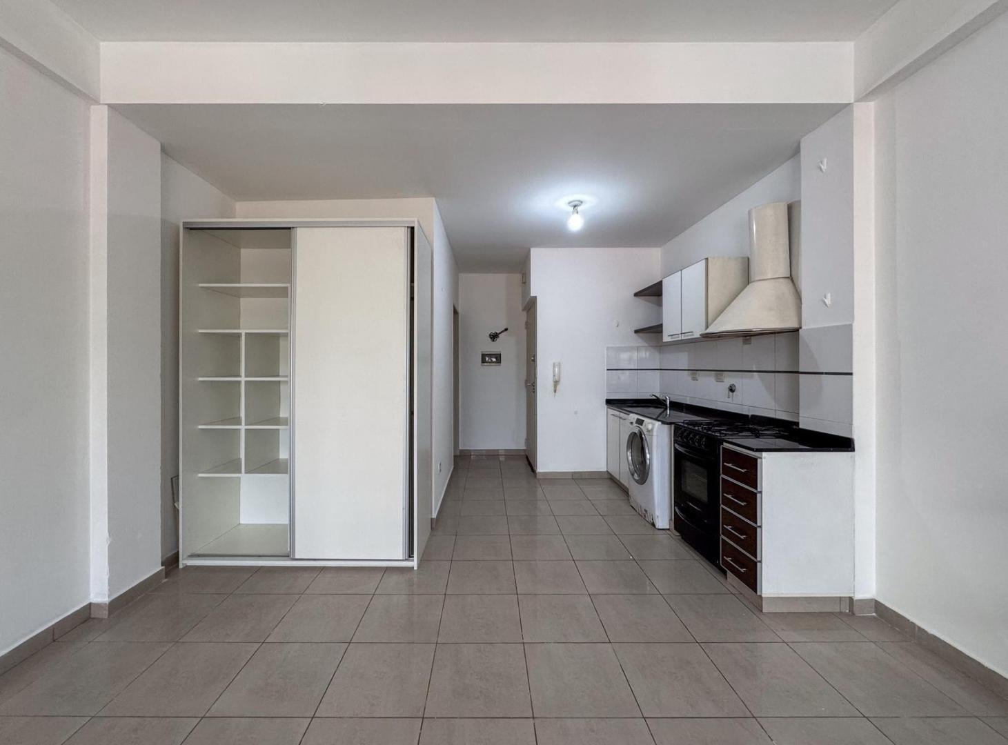 Foto de Alquiler - Monoambiente luminoso - Villa Luro, imagen 4