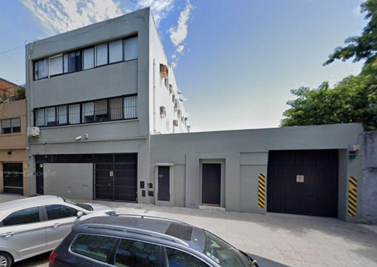 EDIFICIO DE OFICINAS 1220m2 doble frente en 3 plantas