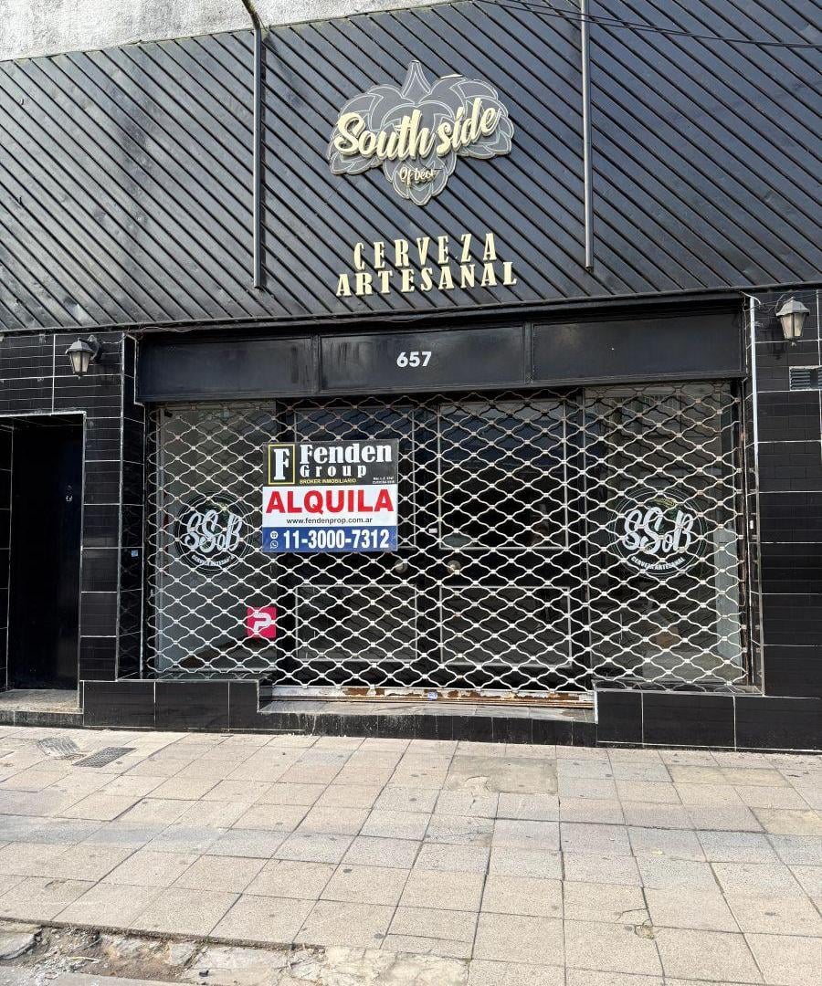 Estratégico Local Comercial - Alquiler en Adrogué.
