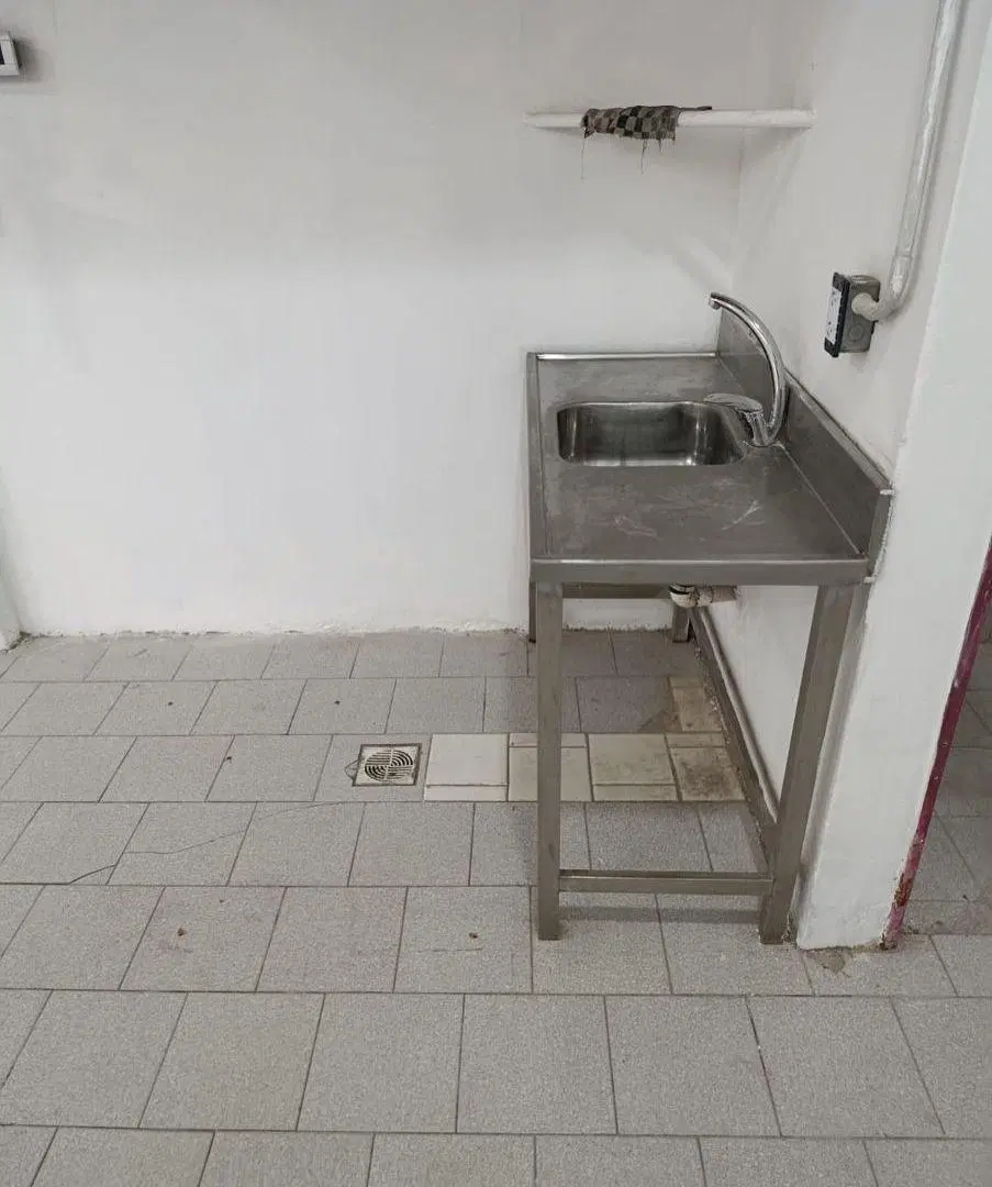 Depósito/ Local Comercial en Alquiler - Monte Grande. Oportunidad! 5