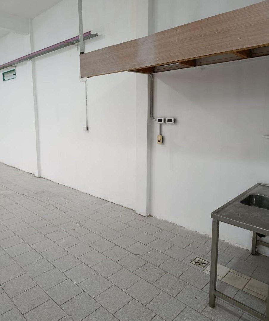 Foto de Depósito/ Local Comercial en Alquiler - Monte Grande. Oportunidad!, imagen 3