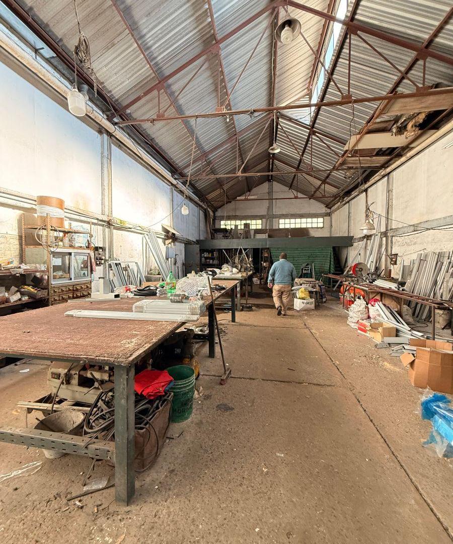 Foto de Galpones Comerciales en Venta - Fábrica en actividad - Venta., imagen 2