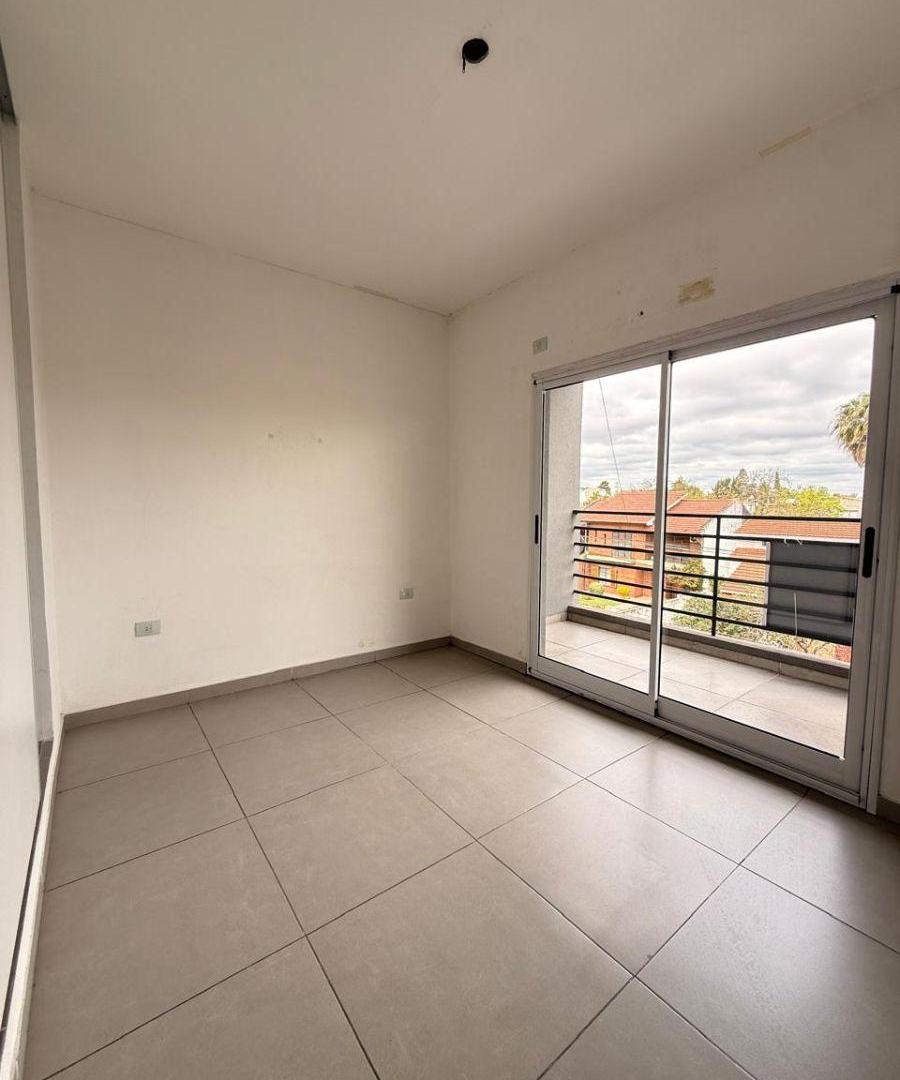 Foto de Luminoso Depto. 2 Ambientes en Venta/ Alquiler - Luis Guillón., imagen 4