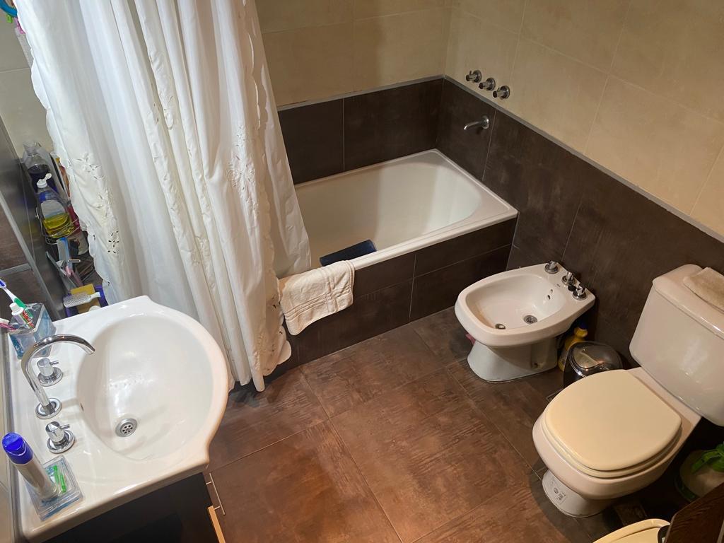 Villa Santa Rita: Piso 3 Ambientes Al Frente con Balcón 1