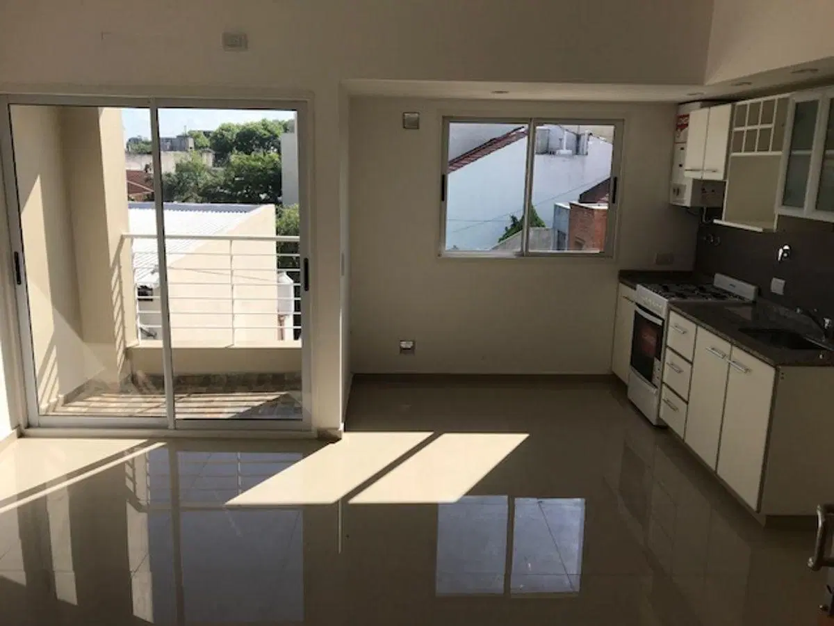 IMPECABLE DEPARTAMENTO 2 AMBIENTES CON BALCON 3