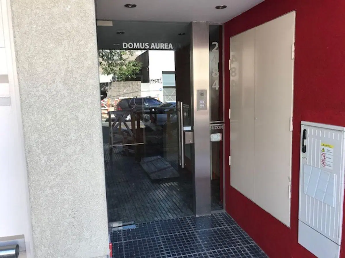 IMPECABLE DEPARTAMENTO 2 AMBIENTES CON BALCON 2