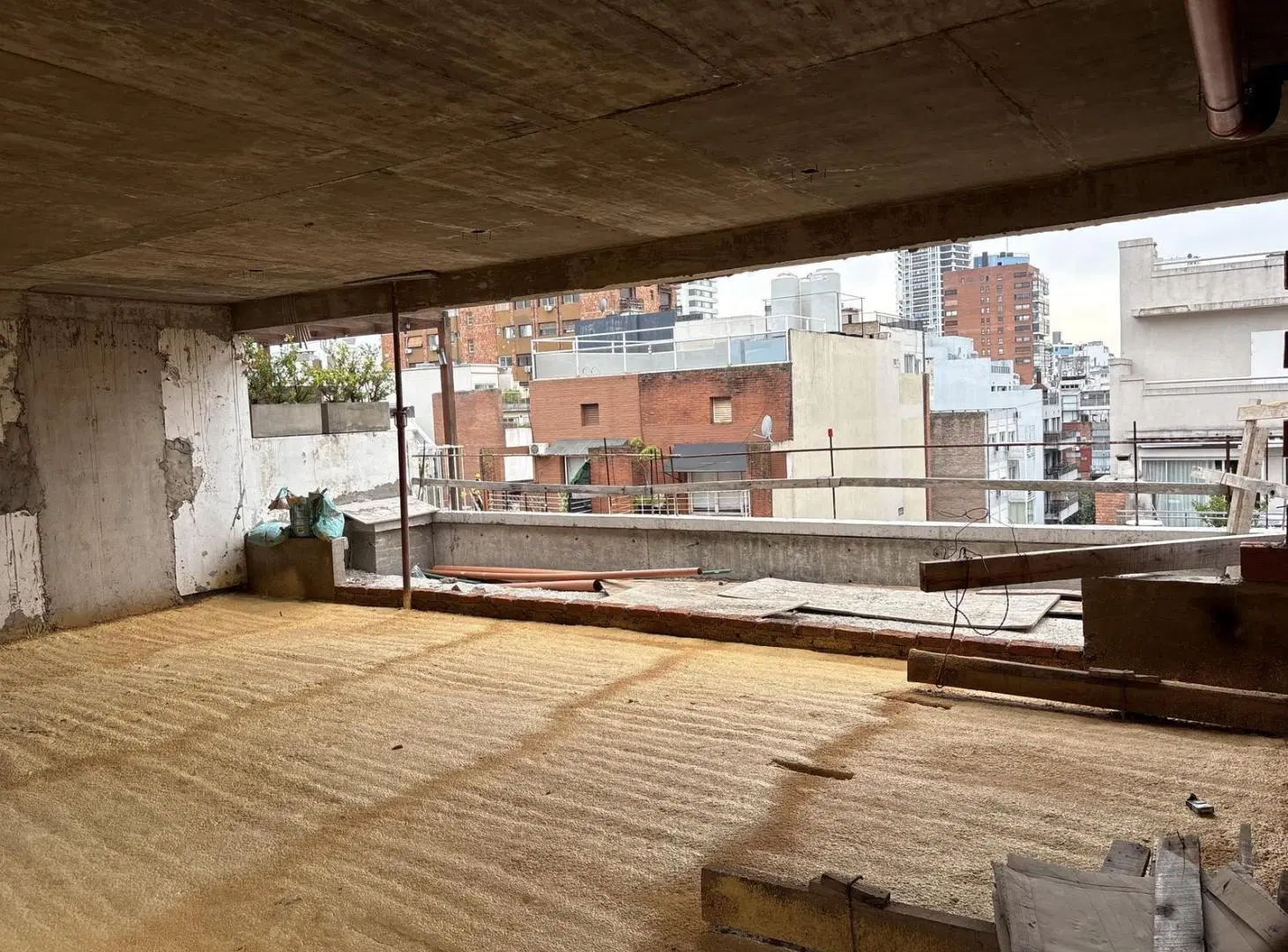 Departamento 5 ambientes con dependencia en Cañitas 2