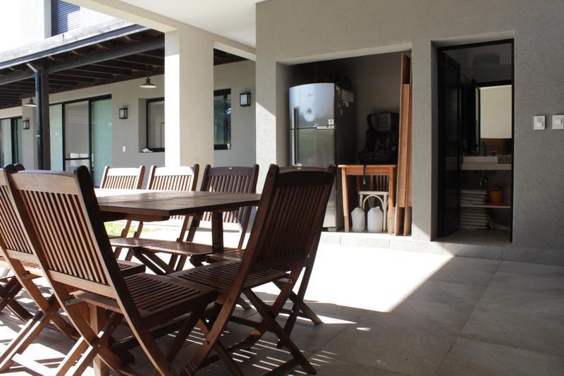 Av Fuerza Aerea 4200 Miraflores - Venta Casa 3 Dorm. Piscina Parque en Funes 5