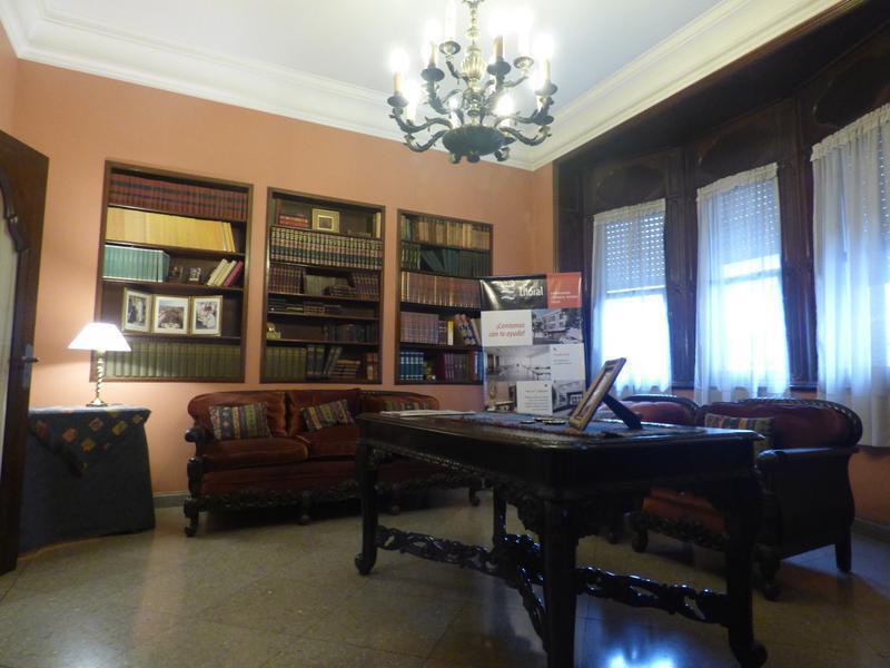Urquiza Al 1000 - Casa de 15 Dorm. en Rosario Microcentro 1
