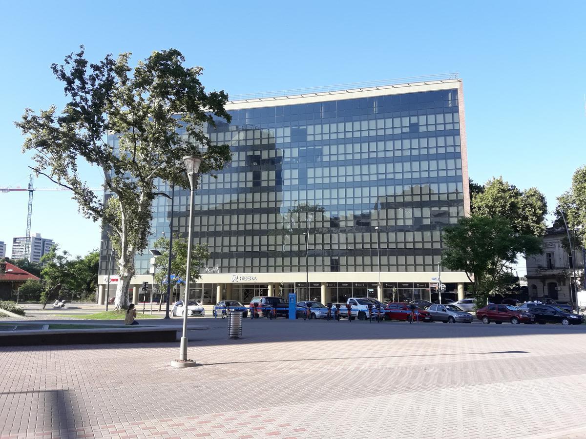 Av Luis Candido Carballo Al 100 - Venta Oficina con Cochera en Rosario 3